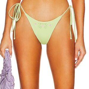 LOOKING FOR THE SYDNEY SWEENEY X FRANKIES BIKINI BOTTOMS SIZE SMALL